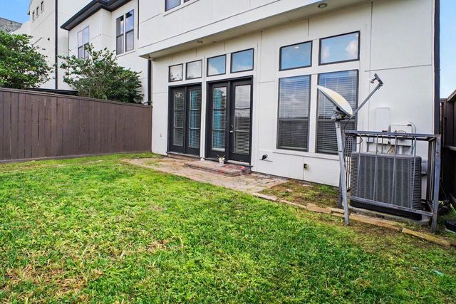 9948 Woodwind Lane N, Houston, TX 77025