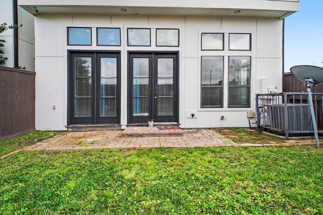 9948 Woodwind Lane N, Houston, TX 77025