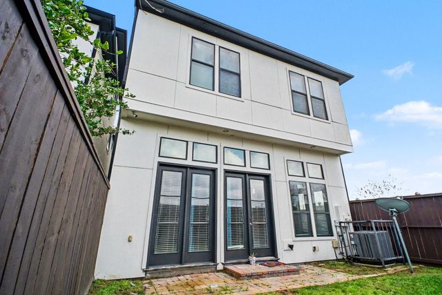 9948 Woodwind Lane N, Houston, TX 77025