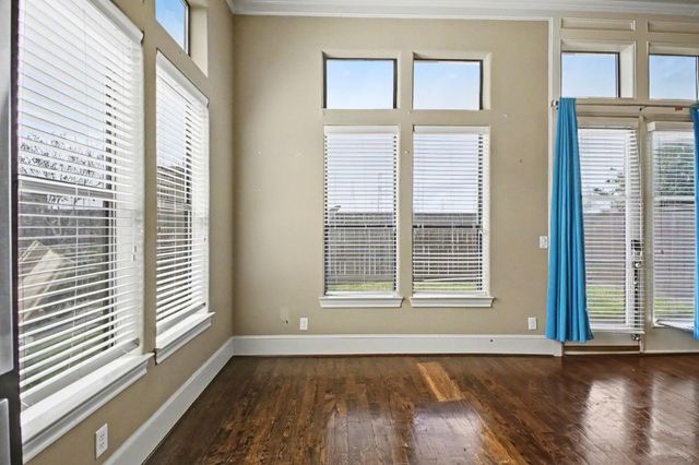 9948 Woodwind Lane N, Houston, TX 77025