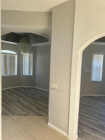 4015 WOODACRE LANE, Tampa, FL 33624