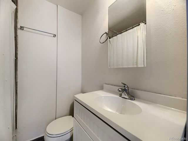 11916 W 13th Ave, Lakewood, CO 80401