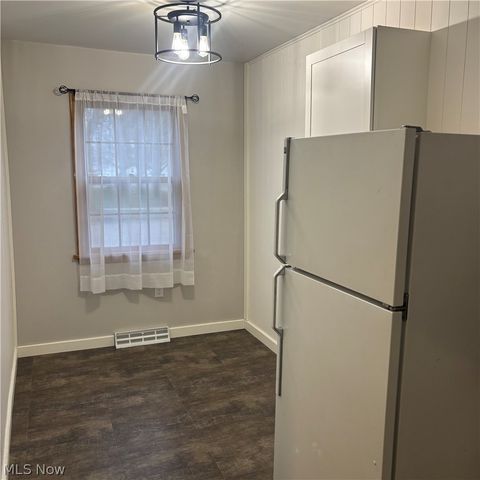 122 5th Street SW, New Philadelphia, OH 44663