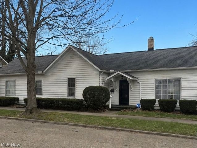 122 5th Street SW, New Philadelphia, OH 44663