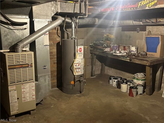 122 5th Street SW, New Philadelphia, OH 44663