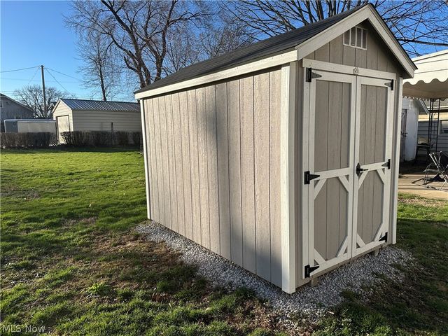 122 5th Street SW, New Philadelphia, OH 44663