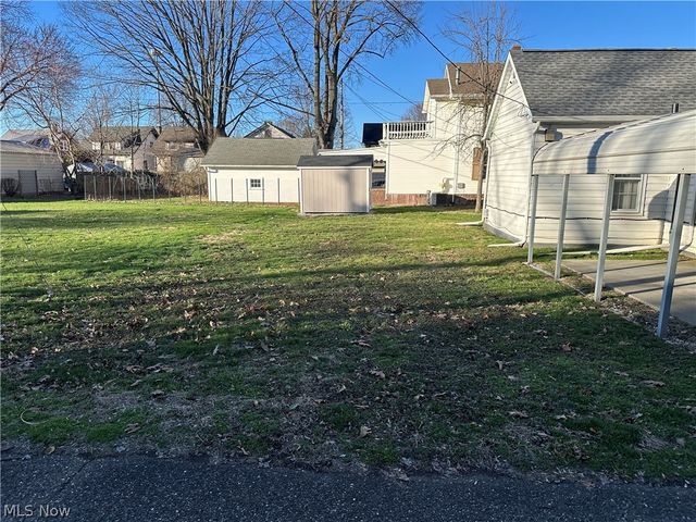 122 5th Street SW, New Philadelphia, OH 44663