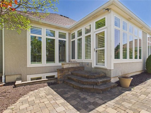 11844 S Hallet Street, Olathe, KS 66062