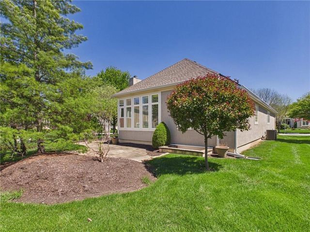 11844 S Hallet Street, Olathe, KS 66062