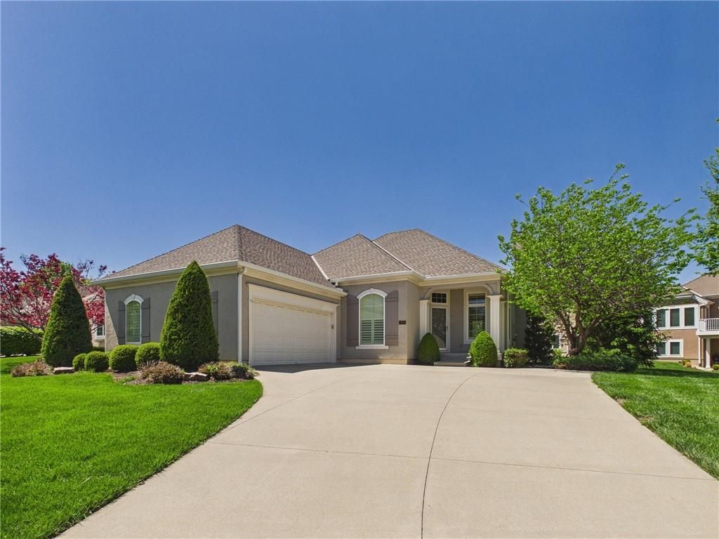 11844 S Hallet Street, Olathe, KS 66062