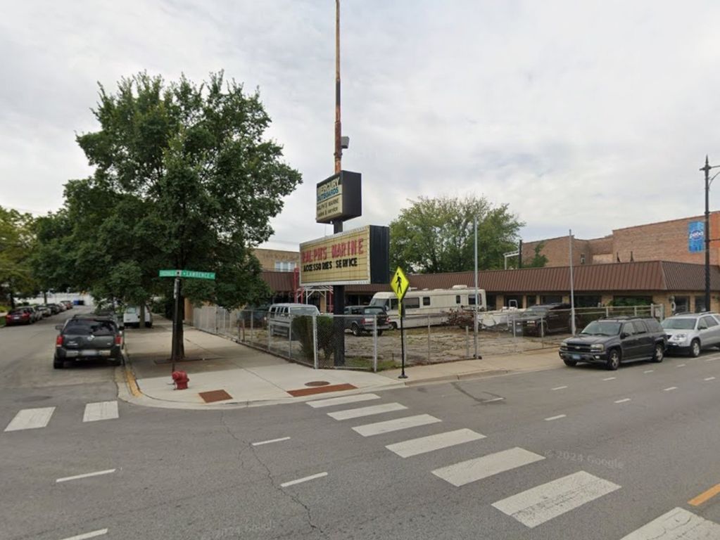 4135 W Lawrence Avenue, Chicago, IL 60630