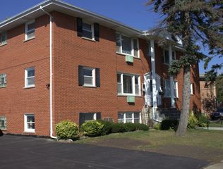 8856 Plainfield Road 4, Brookfield, IL 60513