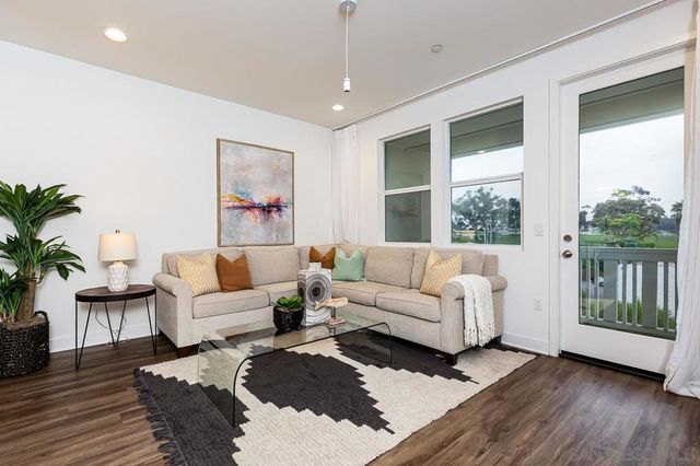 1120 Sea Glass Way, Oceanside, CA 92054