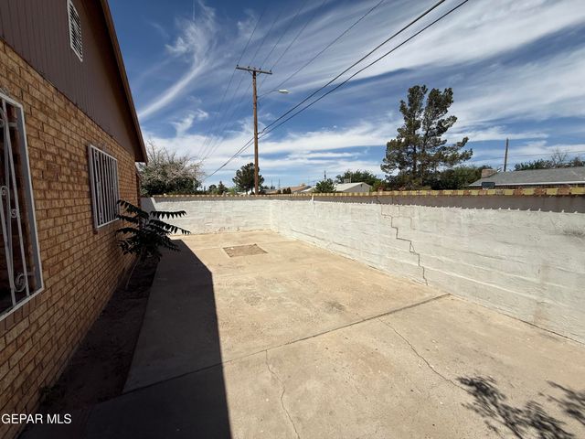 501 EDUARDO Street, Anthony, TX 79821