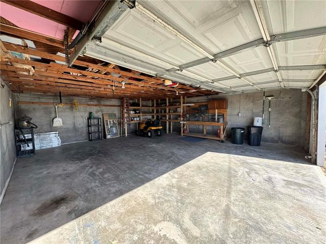 27068 KATYDID Road, Maryville, MO 64468