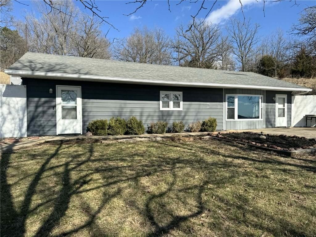 27068 KATYDID Road, Maryville, MO 64468