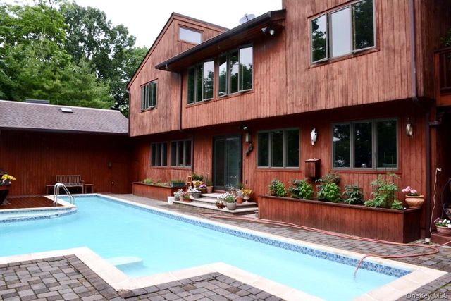 837 Sherry Drive, Valley Cottage, NY 10989