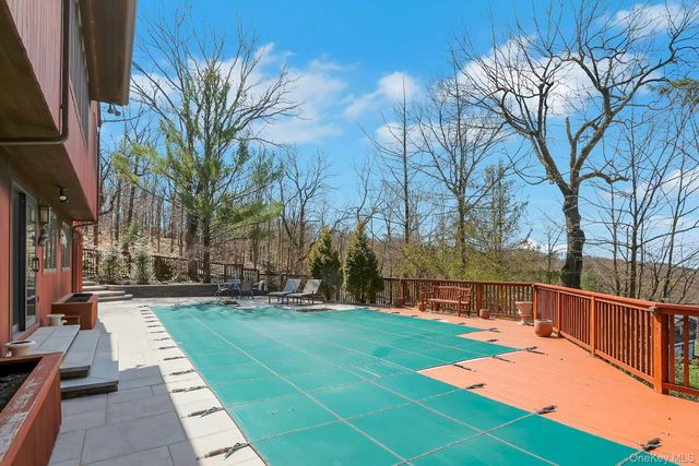 837 Sherry Drive, Valley Cottage, NY 10989