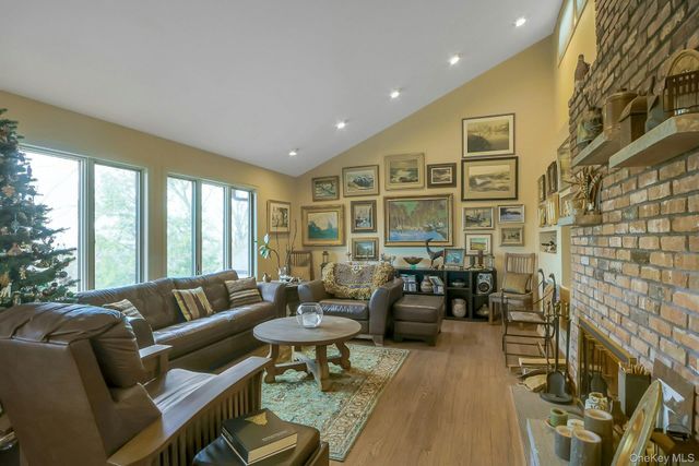 837 Sherry Drive, Valley Cottage, NY 10989