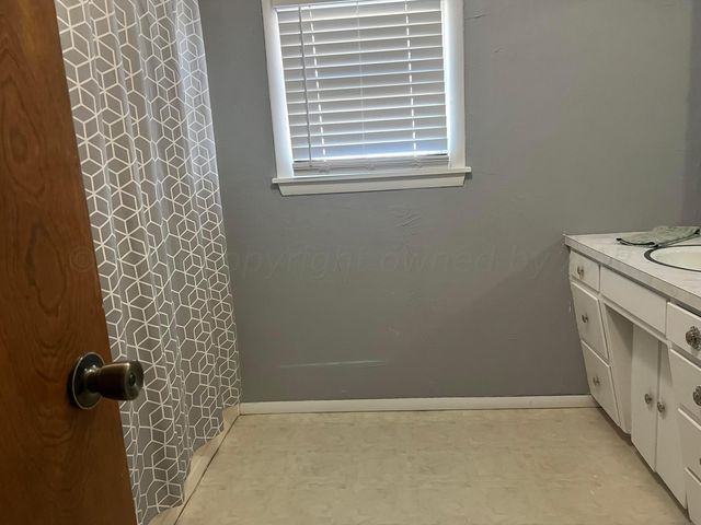 14550 Old Darrouzett Highway, Booker, TX 79005