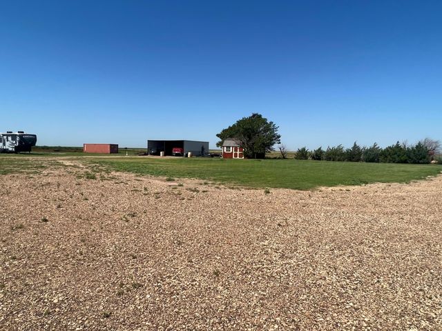 14550 Old Darrouzett Highway, Booker, TX 79005