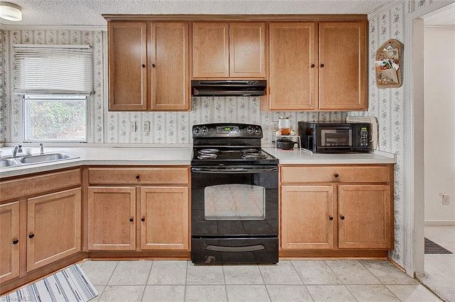 5333 Greywood Drive, Greensboro, NC 27406