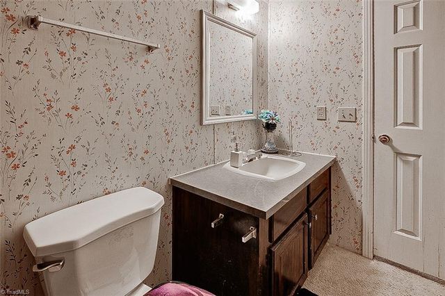 5333 Greywood Drive, Greensboro, NC 27406