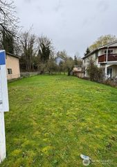 9025 46th Avenue S, Seattle, WA 98118