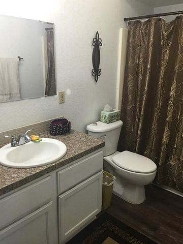 2402 Sycamore Avenue B3, Huntsville, TX 77320
