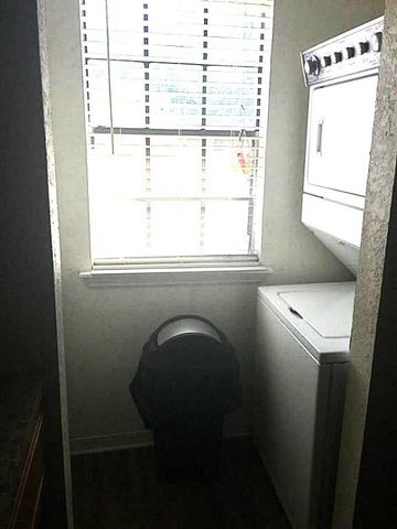 2402 Sycamore Avenue B3, Huntsville, TX 77320