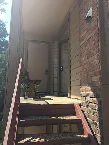 2402 Sycamore Avenue B3, Huntsville, TX 77320