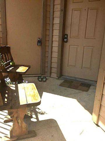 2402 Sycamore Avenue B3, Huntsville, TX 77320