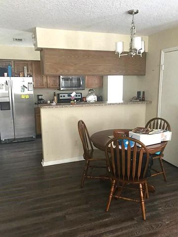 2402 Sycamore Avenue B3, Huntsville, TX 77320