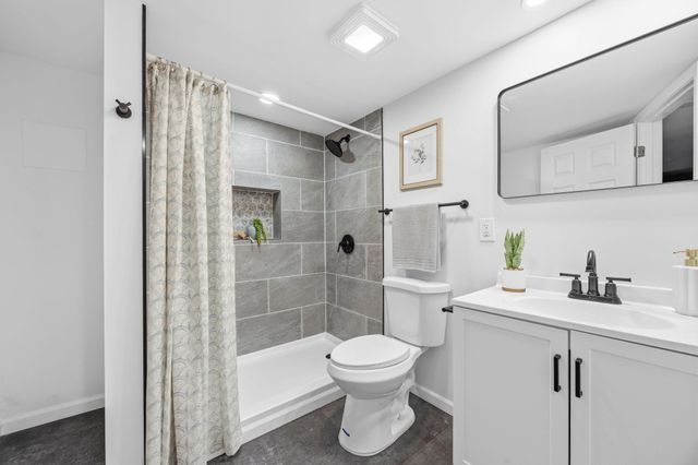 445 Lark Avenue E, Maplewood, MN 55117