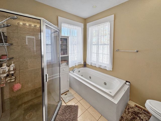 8 Dulcies Pt Rd, Kingston, NH 03848