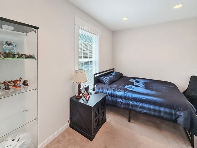 8 Dulcies Pt Rd, Kingston, NH 03848