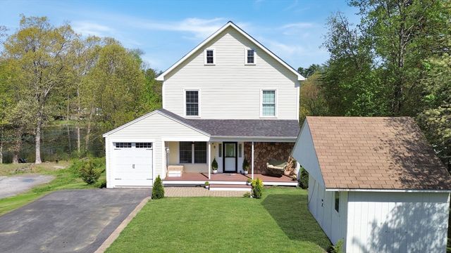 8 Dulcies Pt Rd, Kingston, NH 03848