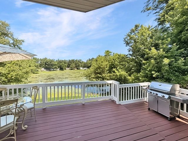 8 Dulcies Pt Rd, Kingston, NH 03848