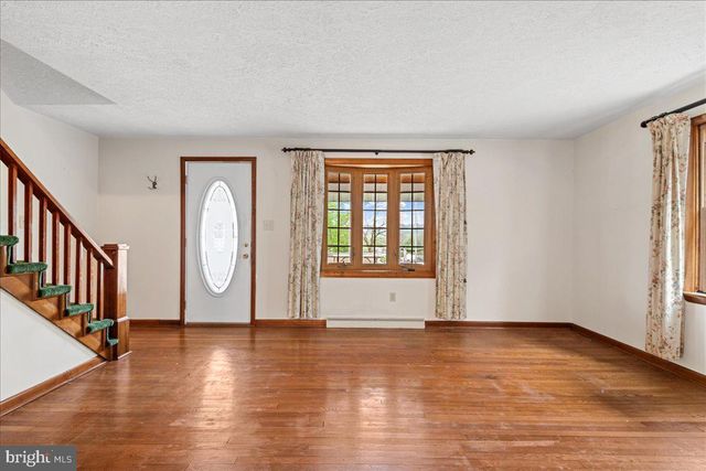 132 WASHINGTON ST, Hancock, MD 21750
