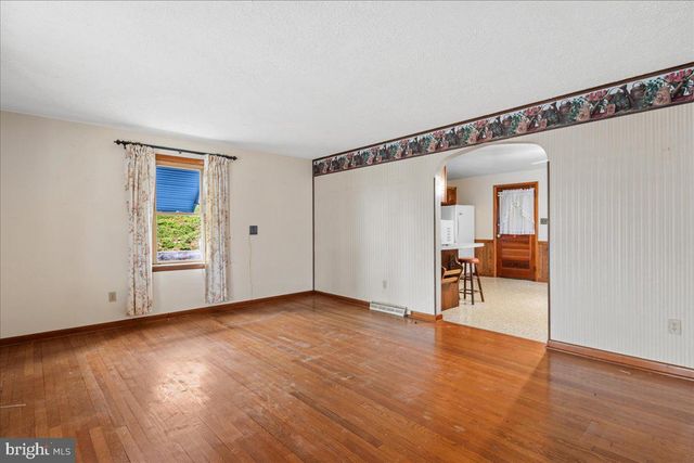 132 WASHINGTON ST, Hancock, MD 21750