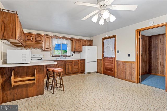 132 WASHINGTON ST, Hancock, MD 21750
