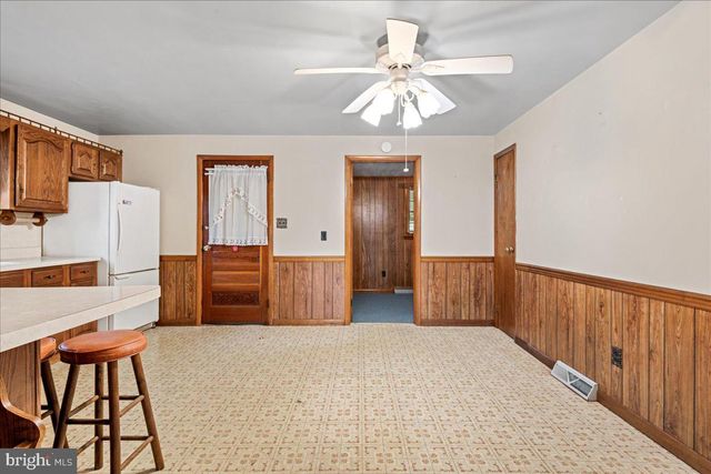 132 WASHINGTON ST, Hancock, MD 21750
