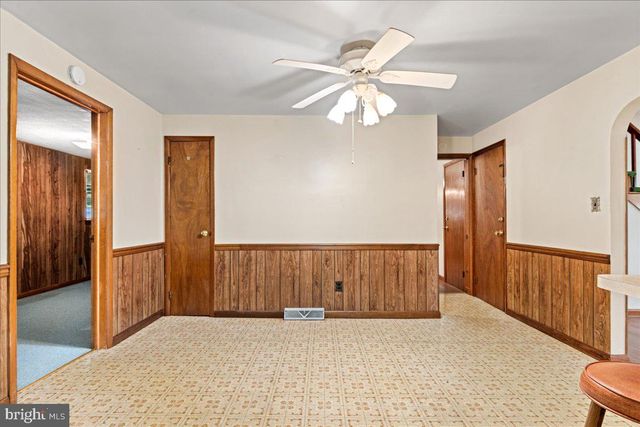 132 WASHINGTON ST, Hancock, MD 21750