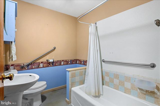 132 WASHINGTON ST, Hancock, MD 21750