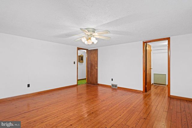 132 WASHINGTON ST, Hancock, MD 21750