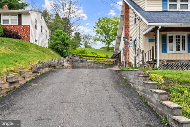 132 WASHINGTON ST, Hancock, MD 21750