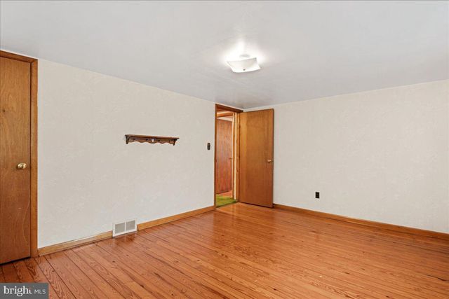 132 WASHINGTON ST, Hancock, MD 21750