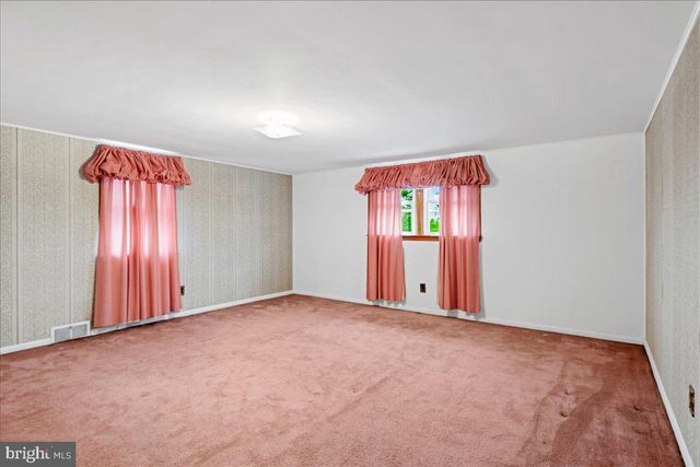 132 WASHINGTON ST, Hancock, MD 21750