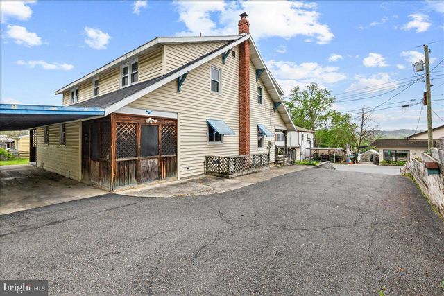 132 WASHINGTON ST, Hancock, MD 21750