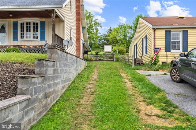 132 WASHINGTON ST, Hancock, MD 21750
